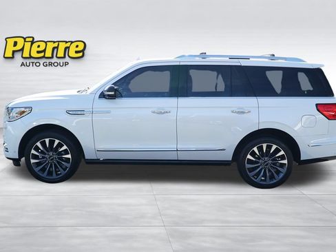 Used 2018 Lincoln Navigator Select w/ Technology Package AWD/4WD image 4