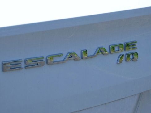 New 2025 Cadillac Escalade IQ Luxury 2 image 22