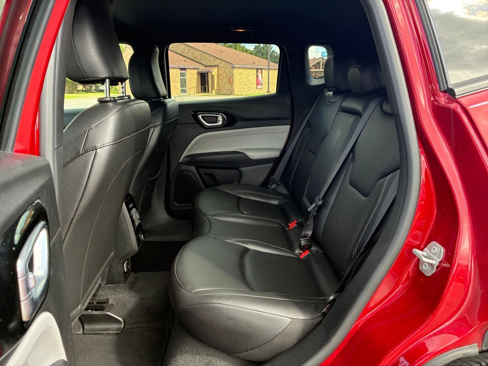 Used 2025 Jeep Compass Limited AWD/4WD image 26