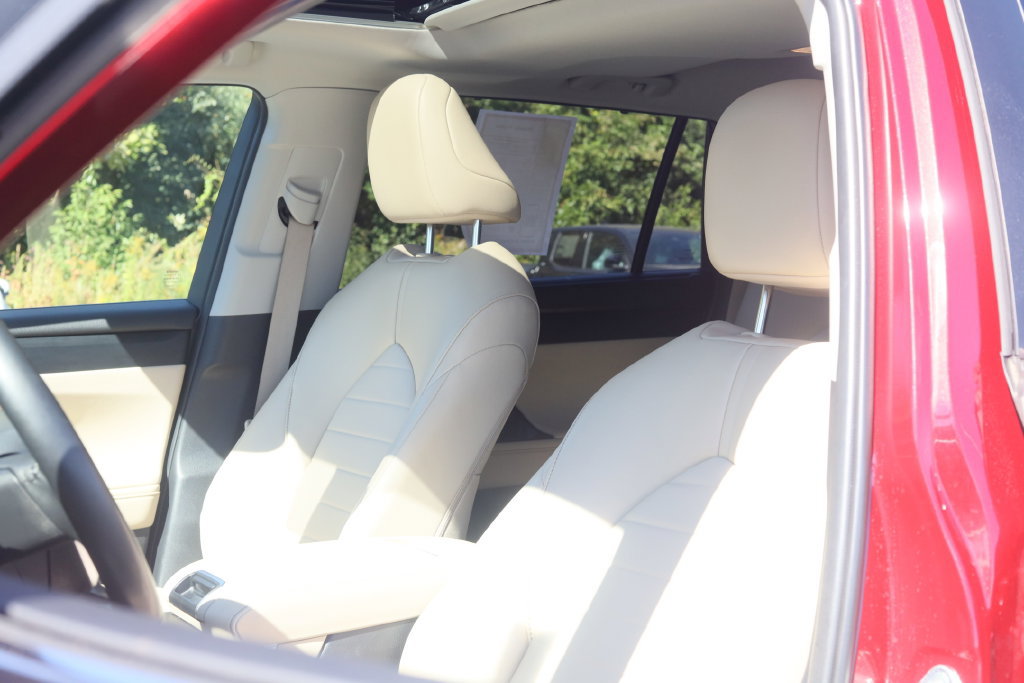 Used 2023 Toyota Highlander XLE AWD/4WD image 23
