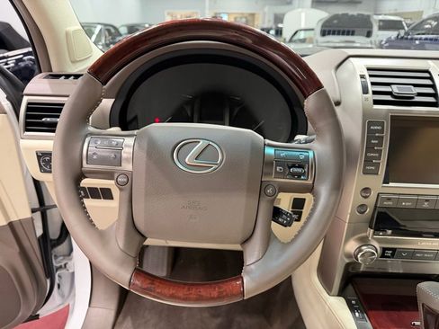 Used 2015 Lexus GX 460 w/ Premium Package image 40