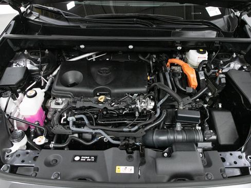 Used 2024 Toyota RAV4 XSE AWD/4WD image 32