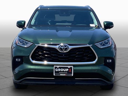 Used 2023 Toyota Highlander Limited FWD image 4