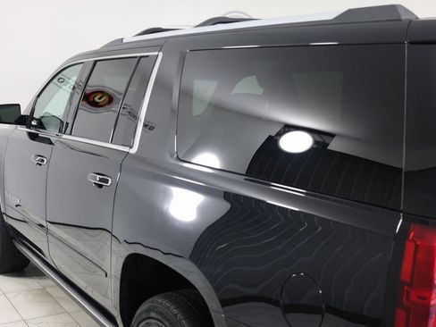Used 2019 Chevrolet Suburban Premier AWD/4WD image 53