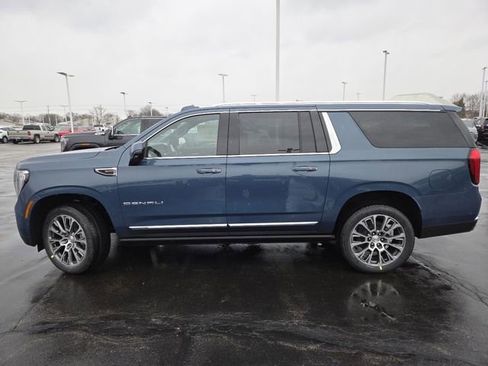 New 2026 GMC Yukon XL Denali w/ Sun & Power Step Package image 29