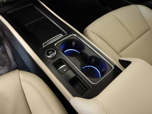 New 2025 Lincoln Corsair Reserve image 9