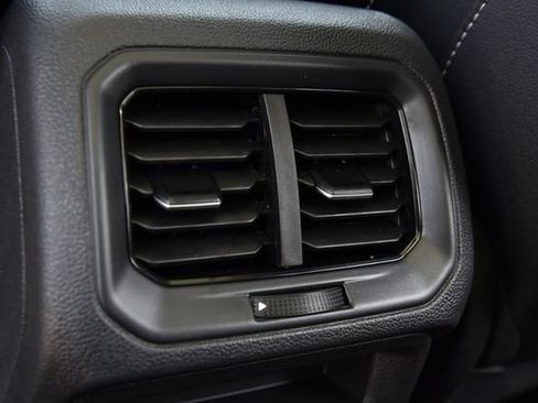 New 2026 Volkswagen Taos SE AWD/4WD image 23