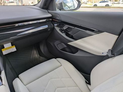 New 2026 BMW 530i xDrive w/ M Sport Package AWD/4WD image 17