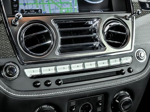 Used 2020 Rolls-Royce Wraith image 38