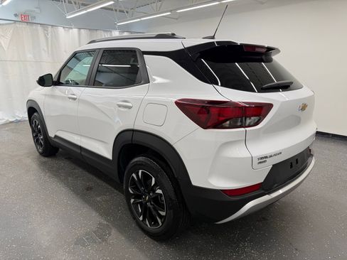 Used 2023 Chevrolet TrailBlazer LT w/ Convenience Package image 3