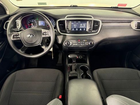 Used 2020 Kia Sorento FWD V6 image 13