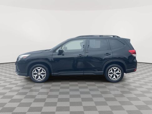 Used 2023 Subaru Forester Premium AWD/4WD image 9