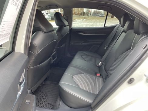 Used 2024 Toyota Camry SE image 10