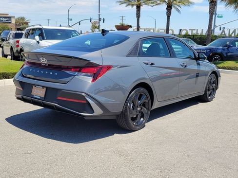 New 2026 Hyundai Elantra Sport FWD image 4