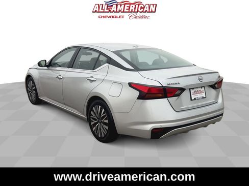 Used 2024 Nissan Altima 2.5 SV image 6