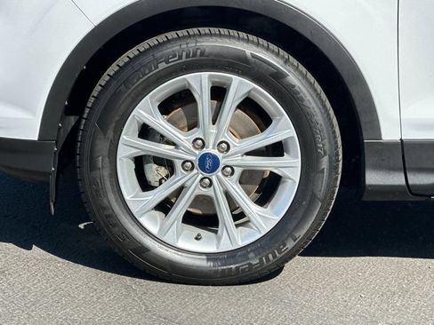 Used 2019 Ford Escape SE FWD image 24