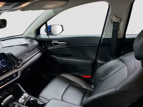 Certified 2025 Kia Sportage EX image 23