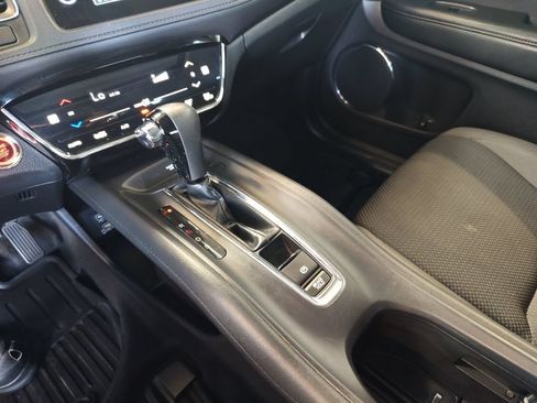 Used 2019 Honda HR-V EX image 18