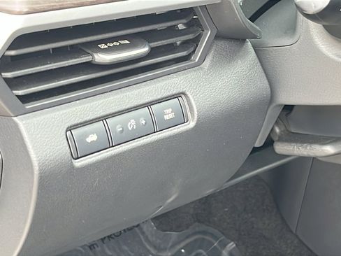 Used 2025 Nissan Altima 2.5 SV FWD image 13