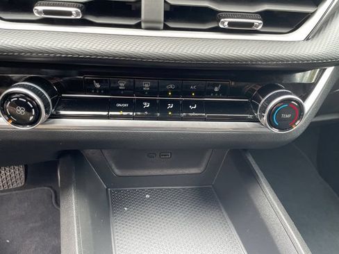 Certified 2025 Chevrolet Equinox LT AWD/4WD image 33