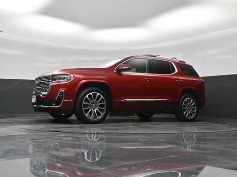 Used 2021 GMC Acadia Denali w/ Denali Technology Package AWD/4WD image 43