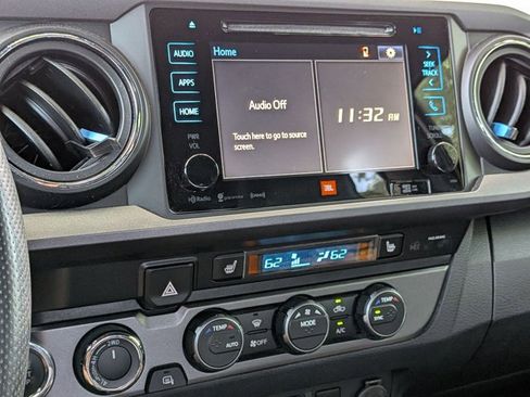 Used 2019 Toyota Tacoma TRD Sport image 6