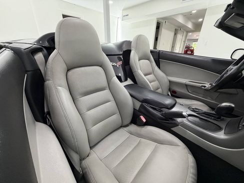 Used 2006 Chevrolet Corvette Convertible RWD image 11