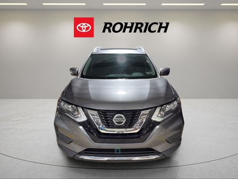 Used 2018 Nissan Rogue SV w/ Sun & Sound Touring Package AWD/4WD image 2