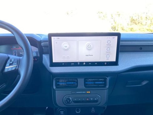 New 2025 Ford Maverick XLT image 22