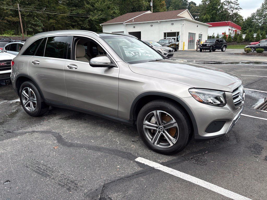 Used 2019 Mercedes-Benz GLC 300 4MATIC image 7