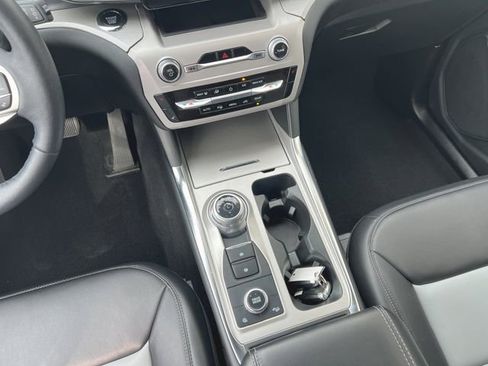 Used 2023 Ford Explorer XLT w/ Equipment Group 202A image 31