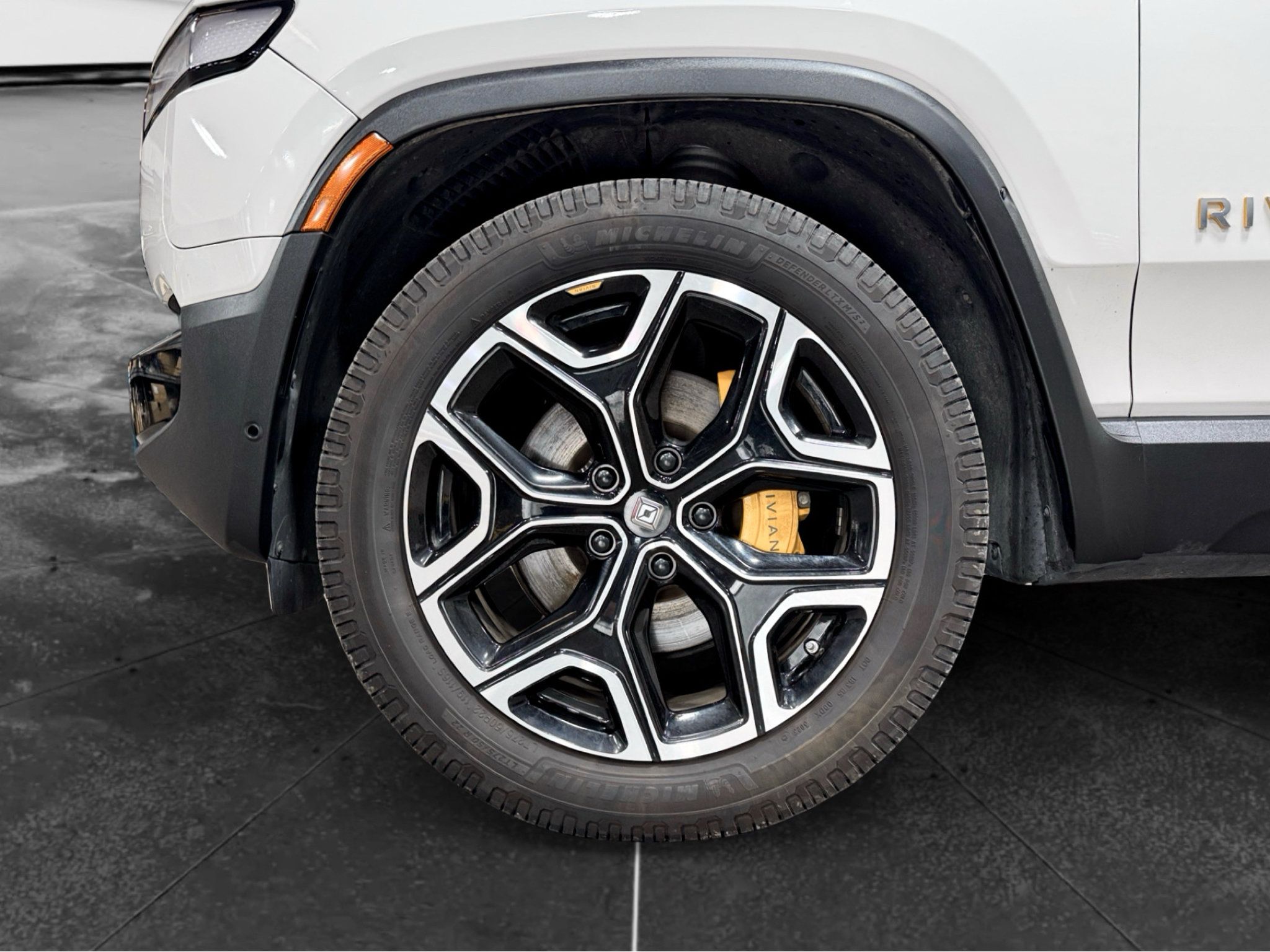 Used 2023 Rivian R1S Adventure Quad AWD/4WD image 32