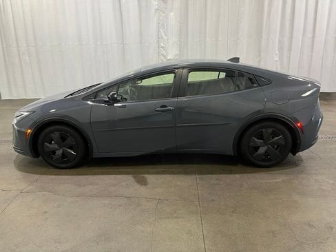 Certified 2023 Toyota Prius LE FWD image 6