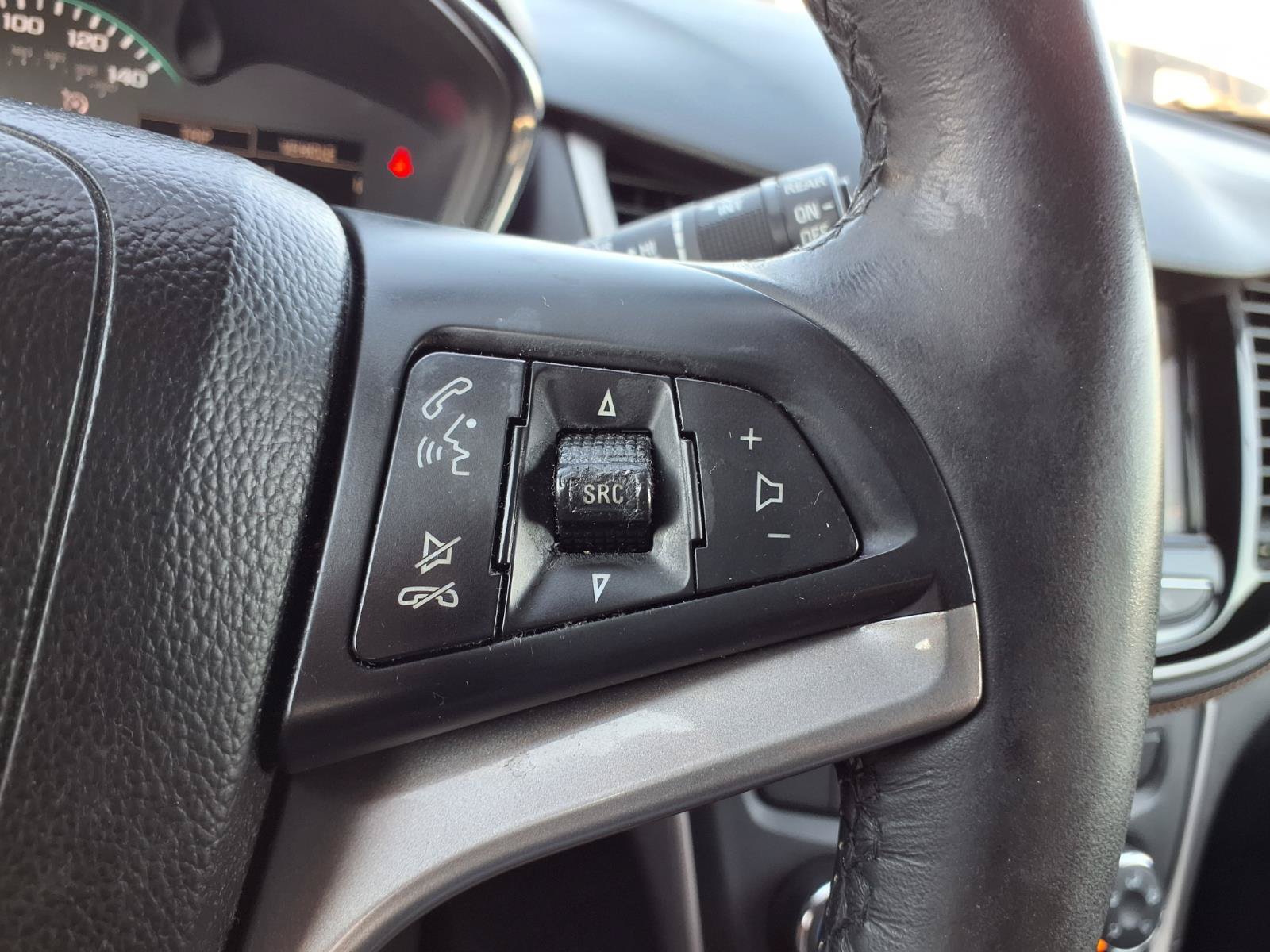 Used 2018 Chevrolet Trax LT w/ LT Convenience Package AWD/4WD image 12