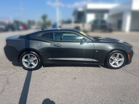 Used 2016 Chevrolet Camaro LT RWD image 9