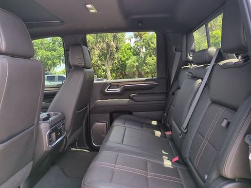 Used 2024 Chevrolet Silverado 2500 High Country w/ High Country Premium Package AWD/4WD image 15
