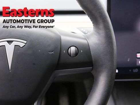 Used 2023 Tesla Model 3 Standard Range image 16
