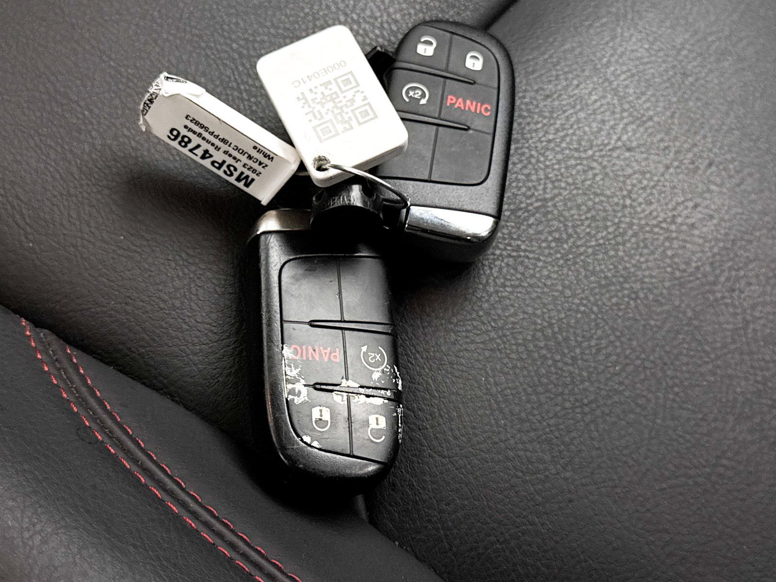 Used 2023 Jeep Renegade Trailhawk w/ Trailhawk Elite Group AWD/4WD image 37