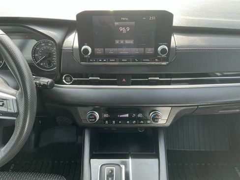 Used 2022 Mitsubishi Outlander ES image 24