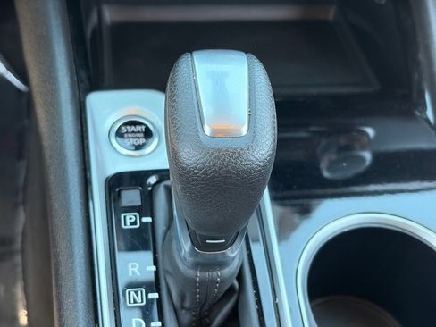 Used 2024 Nissan Altima 2.5 SV FWD image 25