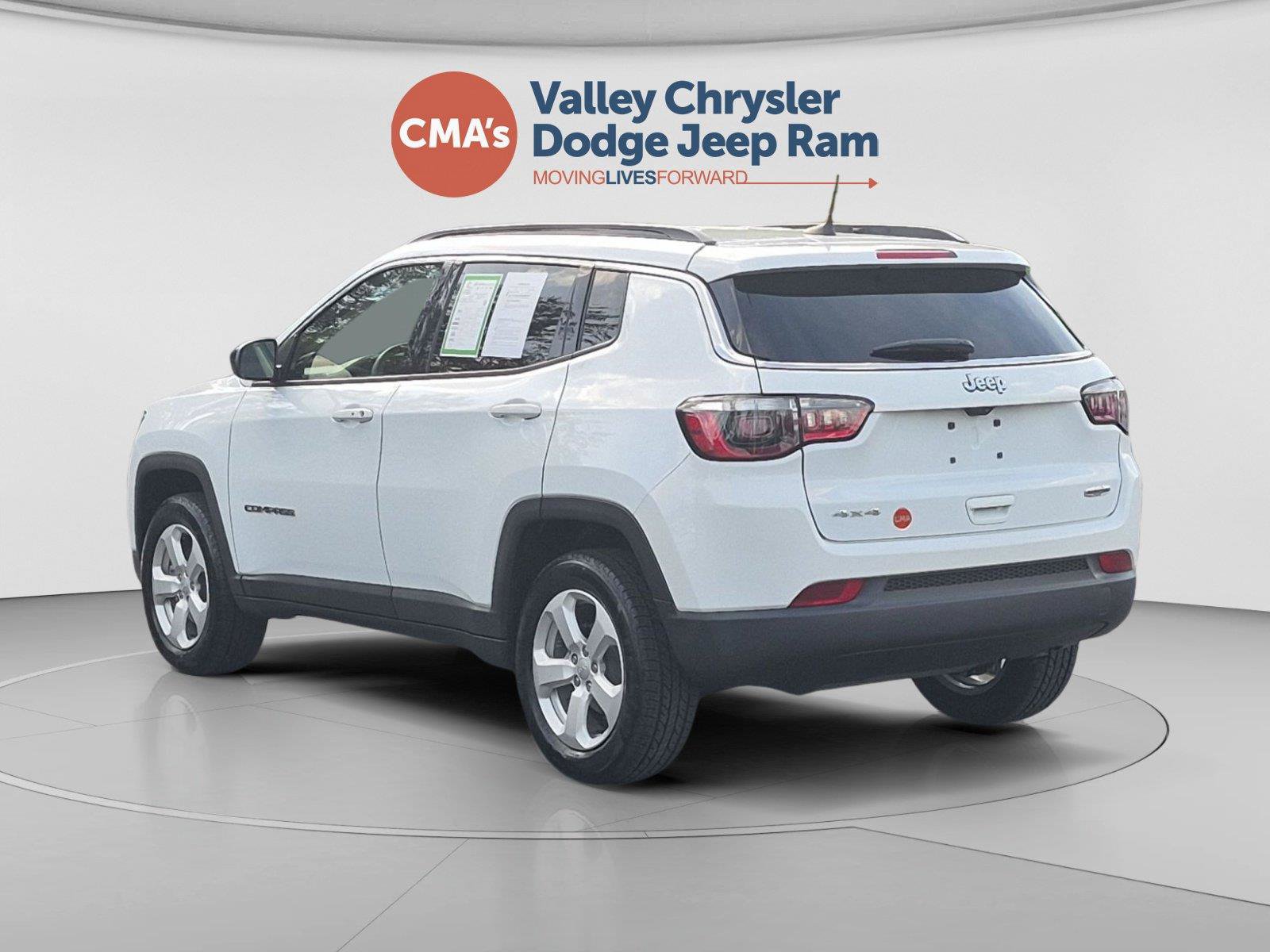 Used 2022 Jeep Compass Latitude AWD/4WD image 3