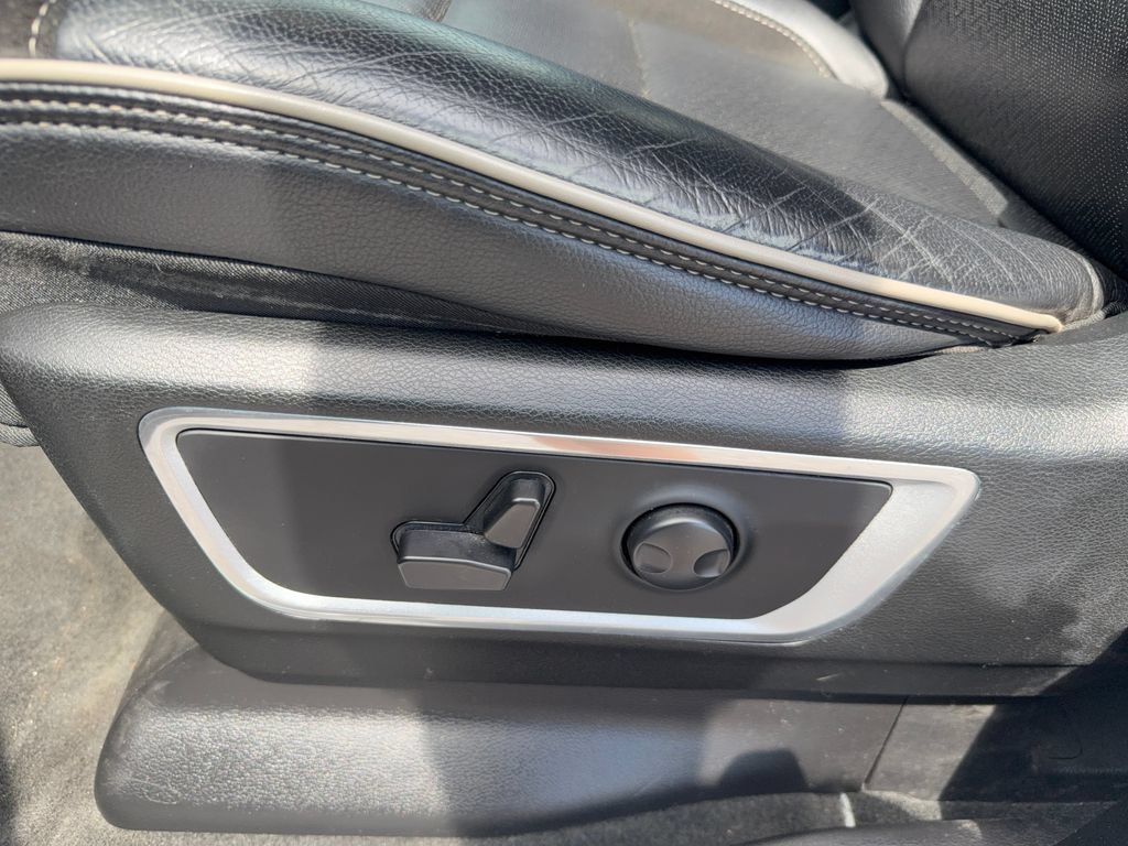 Used 2023 RAM 1500 Laramie AWD/4WD image 14