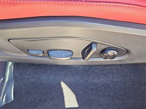 Certified 2025 Porsche Macan 4 Electric image 29