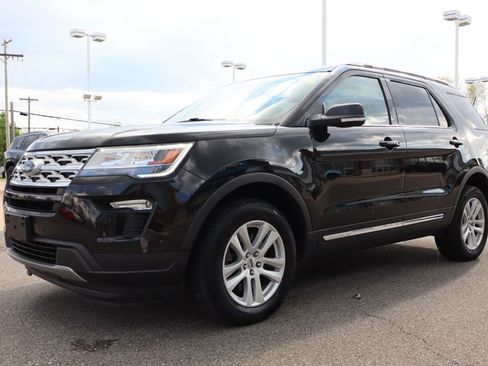 Used 2019 Ford Explorer XLT w/ Equipment Group 202A AWD/4WD image 8