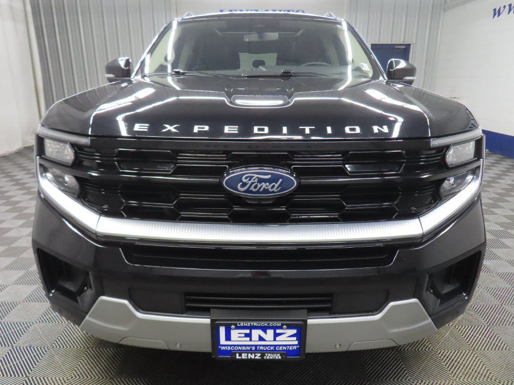 Used 2025 Ford Expedition Max Platinum w/ Platinum Ultimate Package AWD/4WD image 58