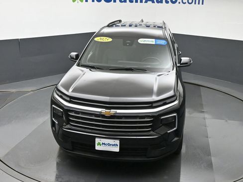 Used 2025 Chevrolet Traverse LT image 25