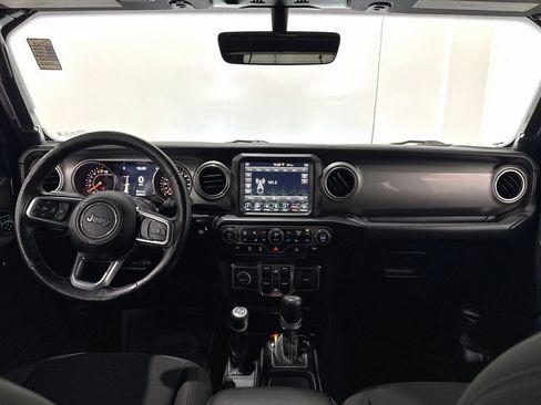 Used 2020 Jeep Wrangler Unlimited Sahara w/ Uconnect 4C Nav & Sound Group image 2