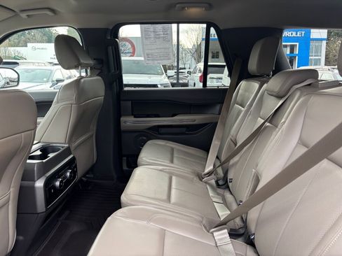 Used 2021 Ford Expedition XLT image 13