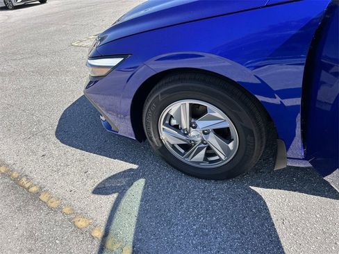 New 2025 Hyundai Elantra SE image 29