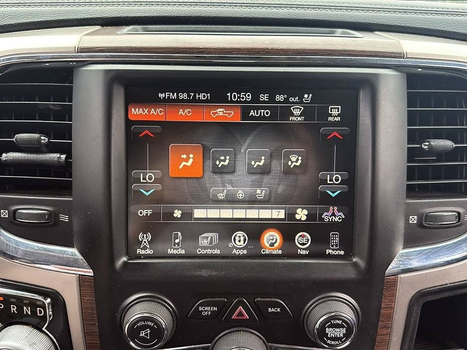 Used 2017 RAM 1500 Laramie w/ Convenience Group AWD/4WD image 18